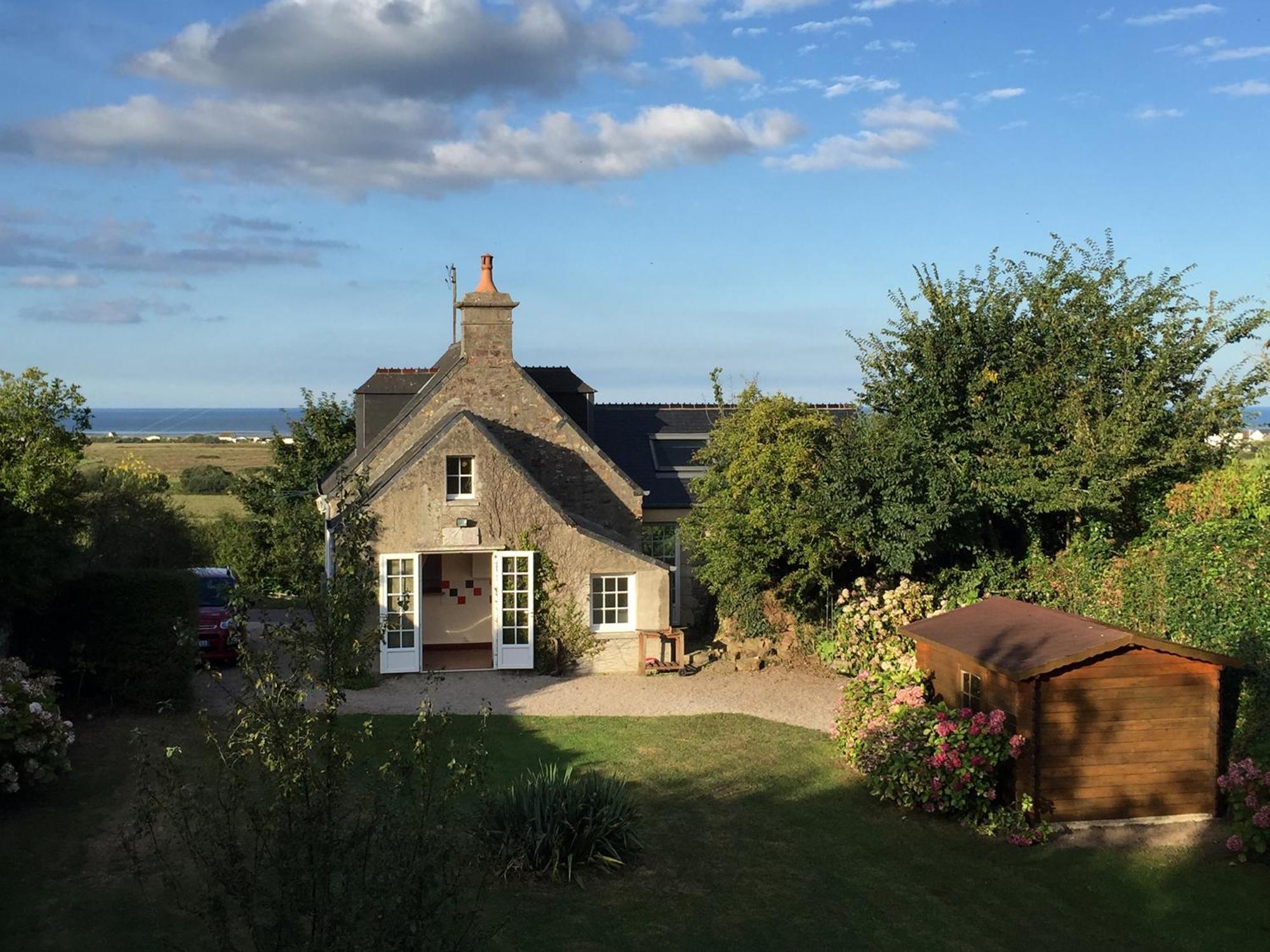 Maison de charme avec vue sur mer et jardin abrité Quinéville Extérieur photo